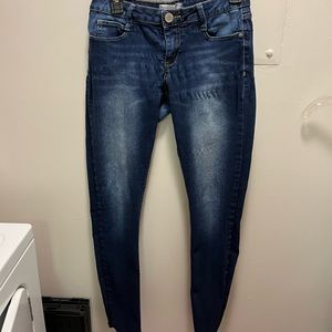 No Boundaries skinny jeans